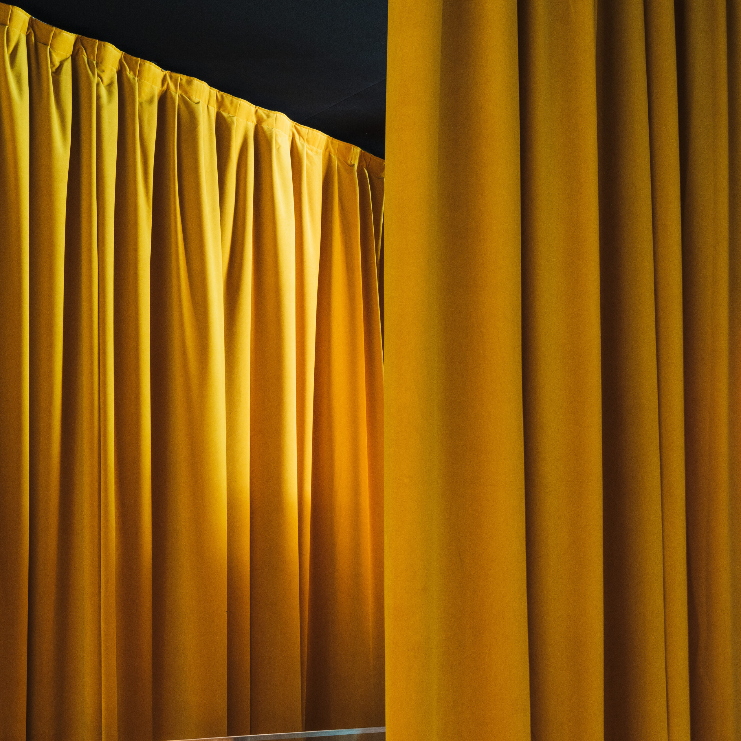 Rideaux du nouveau cinéma Alice Guy à Bobigny par l'agence Hérault Arnod Architectures